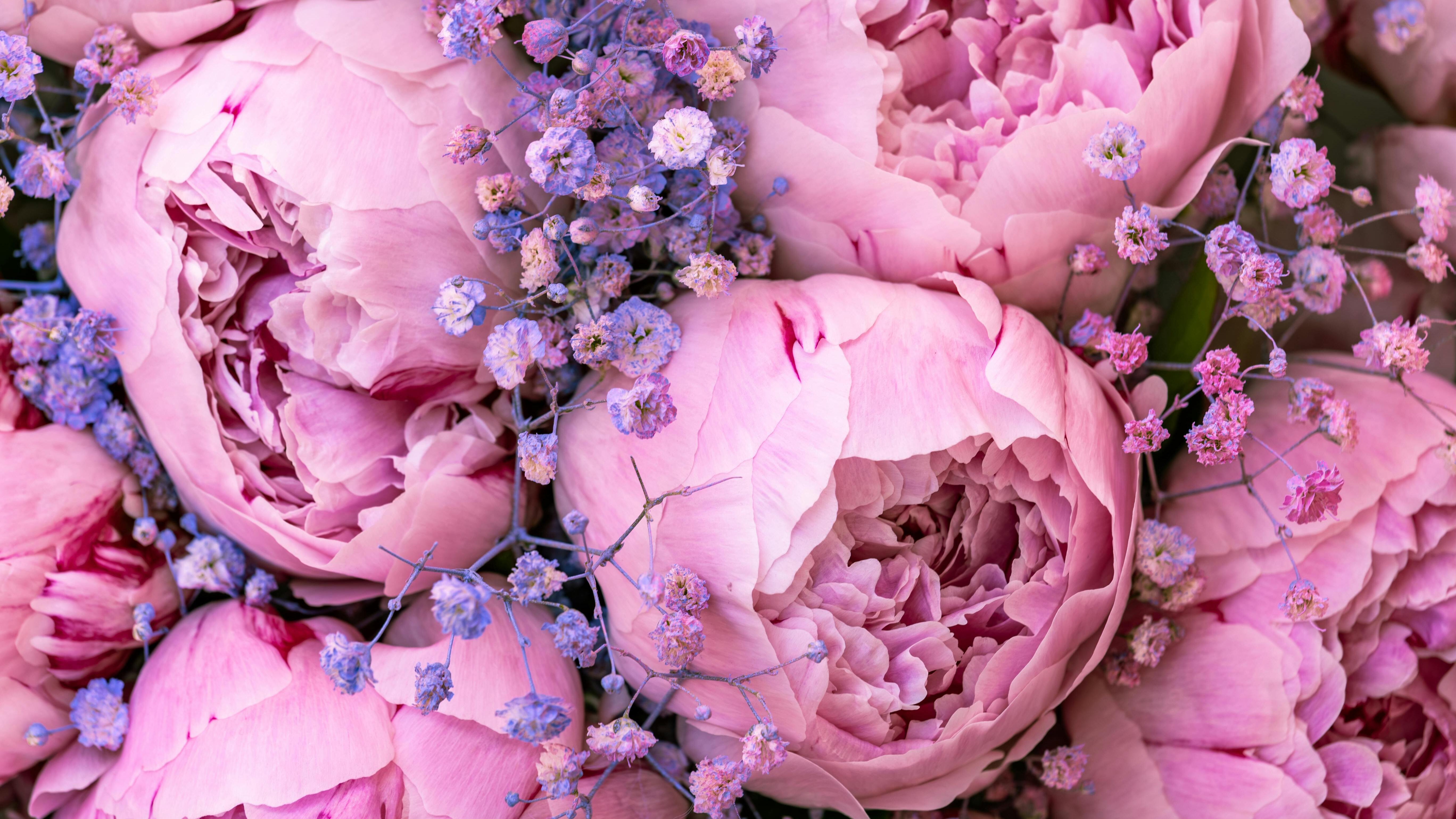 Beautiful floral arrangements by Freedom Flowers